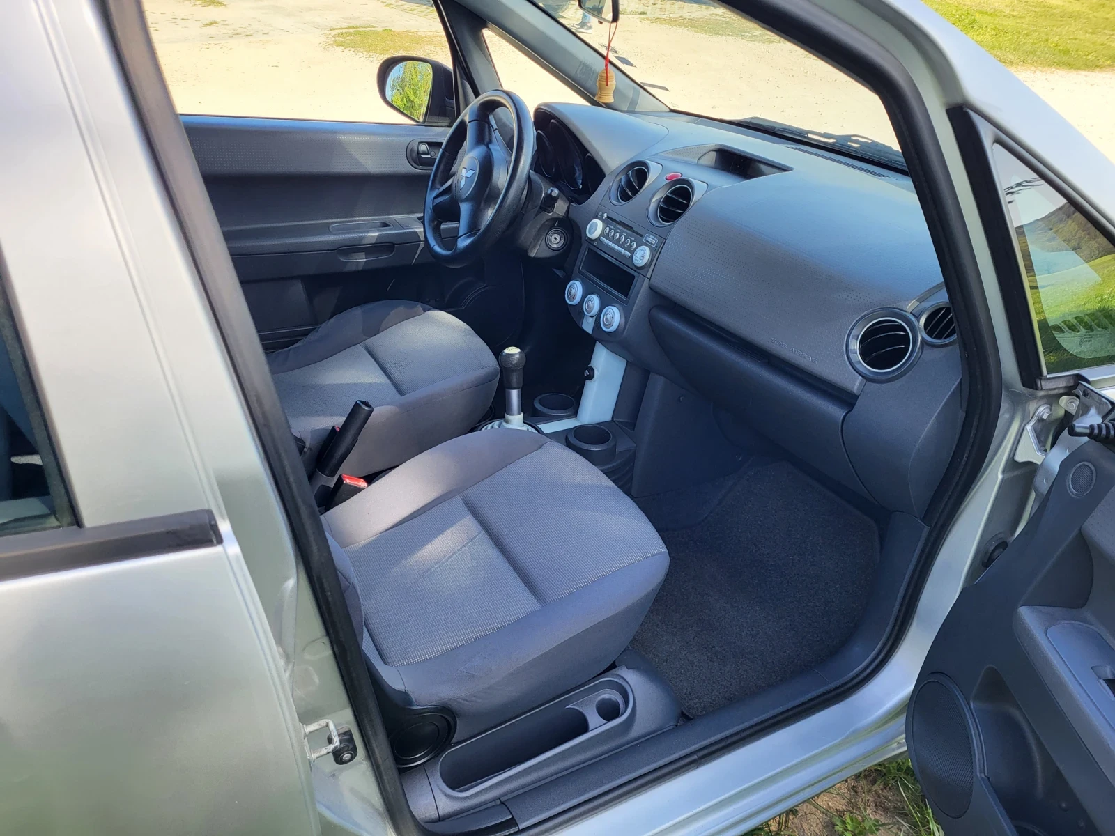 Mitsubishi Colt  - изображение 6