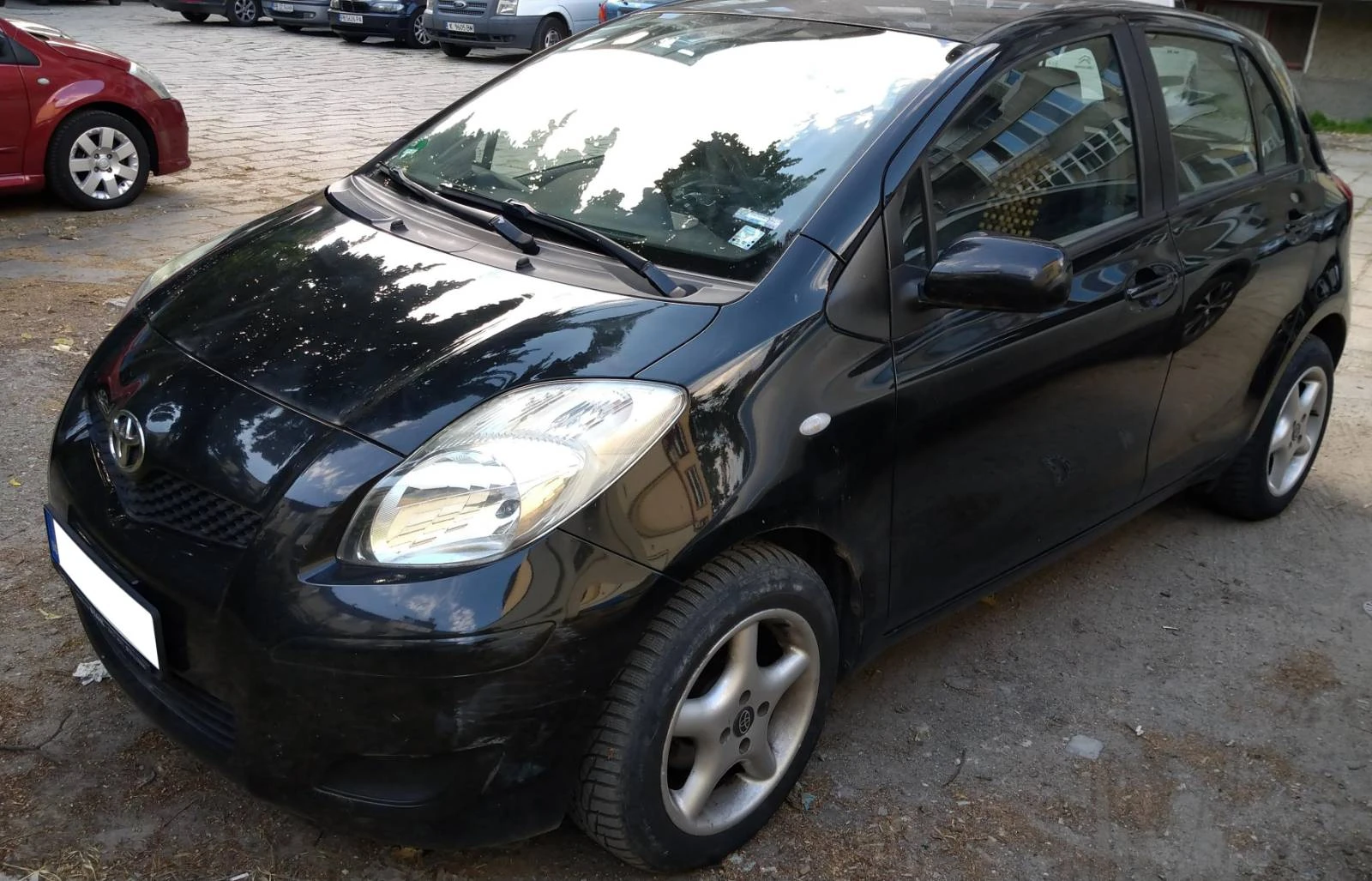Toyota Yaris  - изображение 2