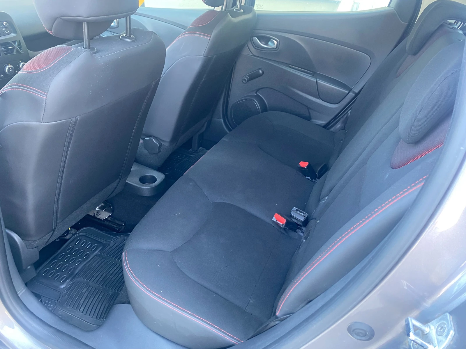 Renault Clio 1.2i - изображение 9