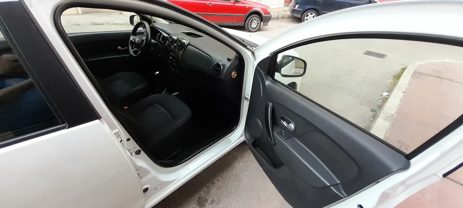 Dacia Sandero 0.900куб. С ТУРБО - изображение 8