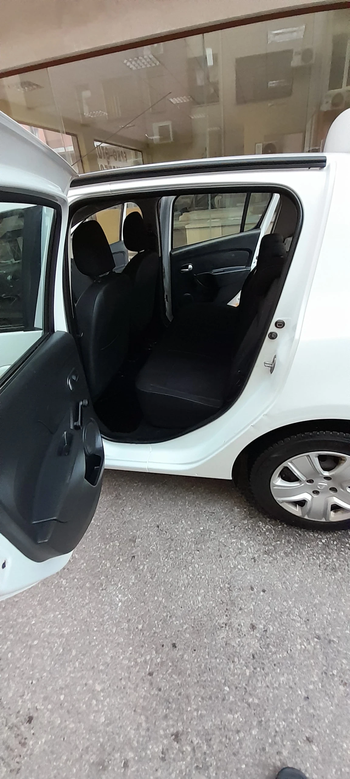 Dacia Sandero 0.900куб. С ТУРБО - изображение 10