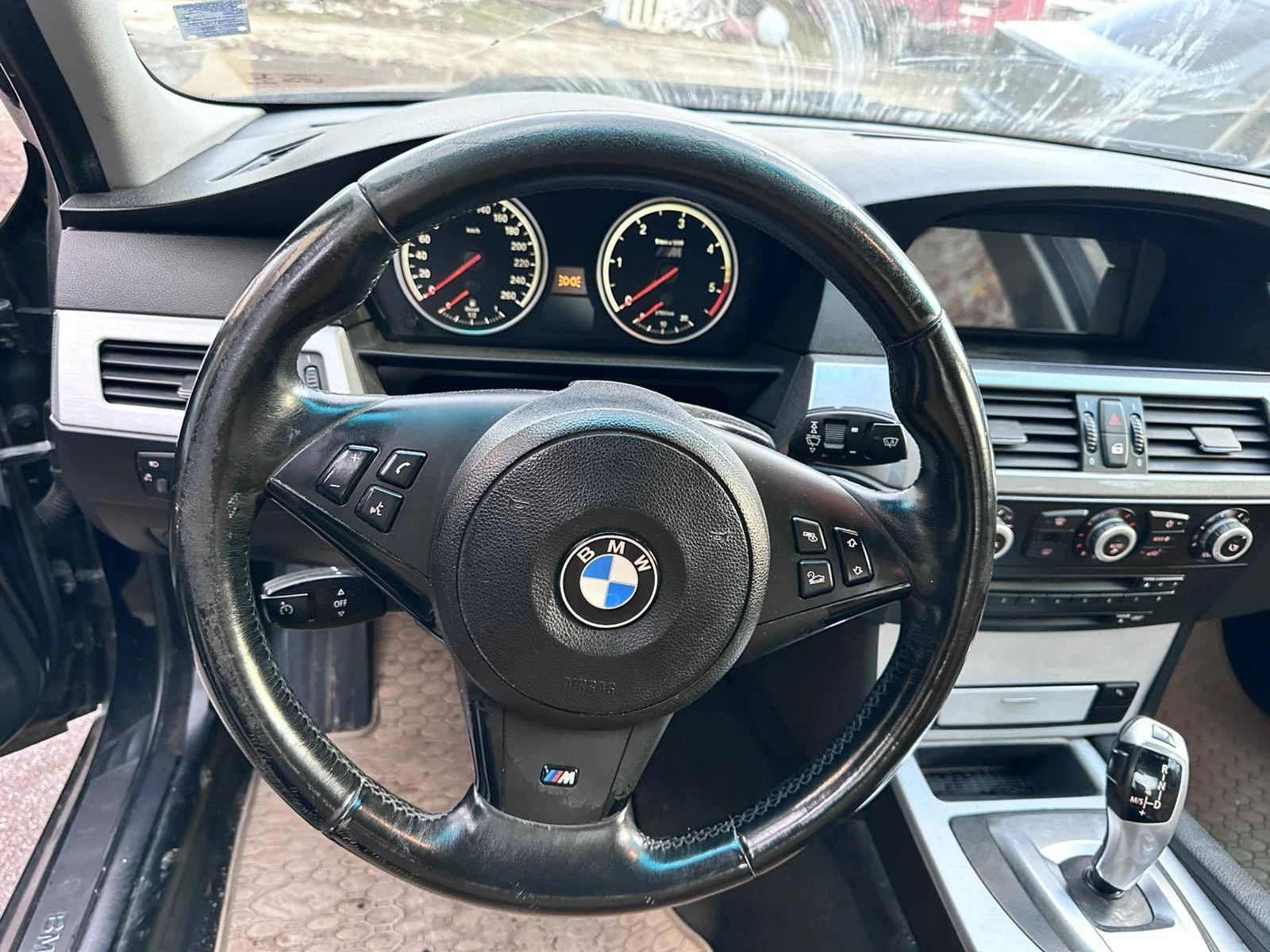 BMW 525  - изображение 8