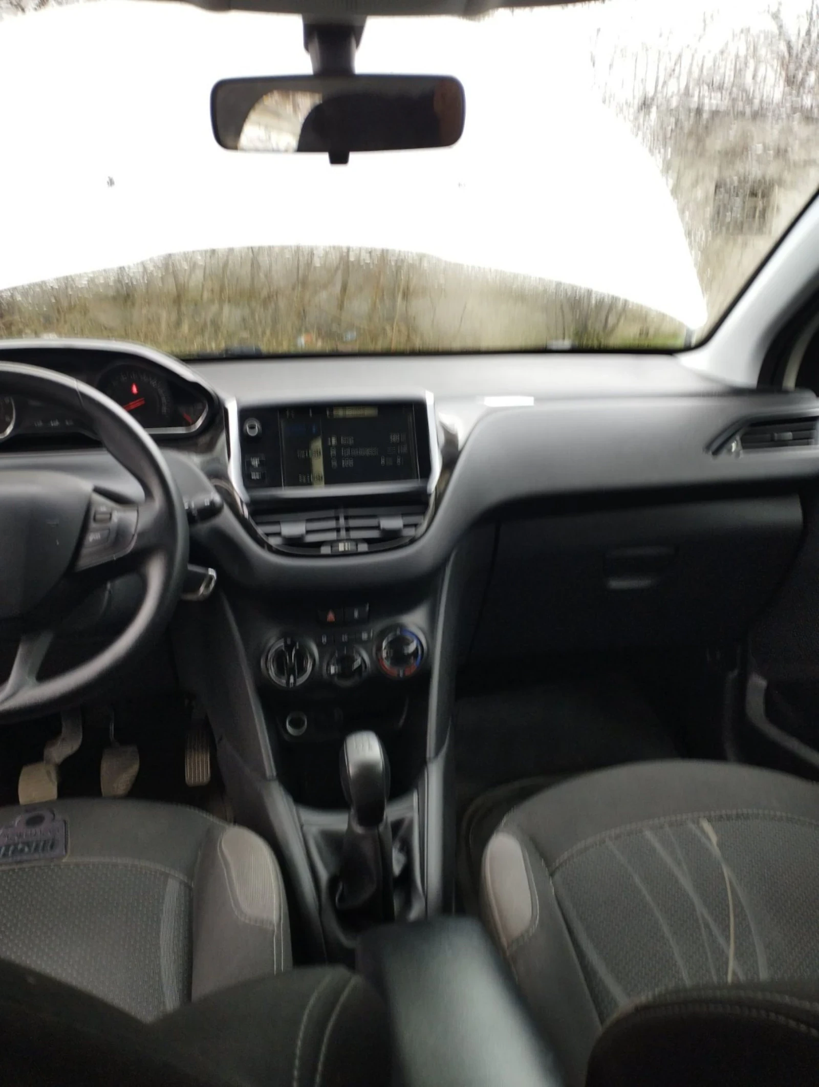 Peugeot 208  - изображение 10