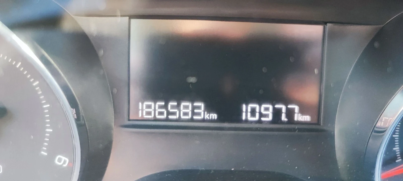 Peugeot 208  - изображение 7