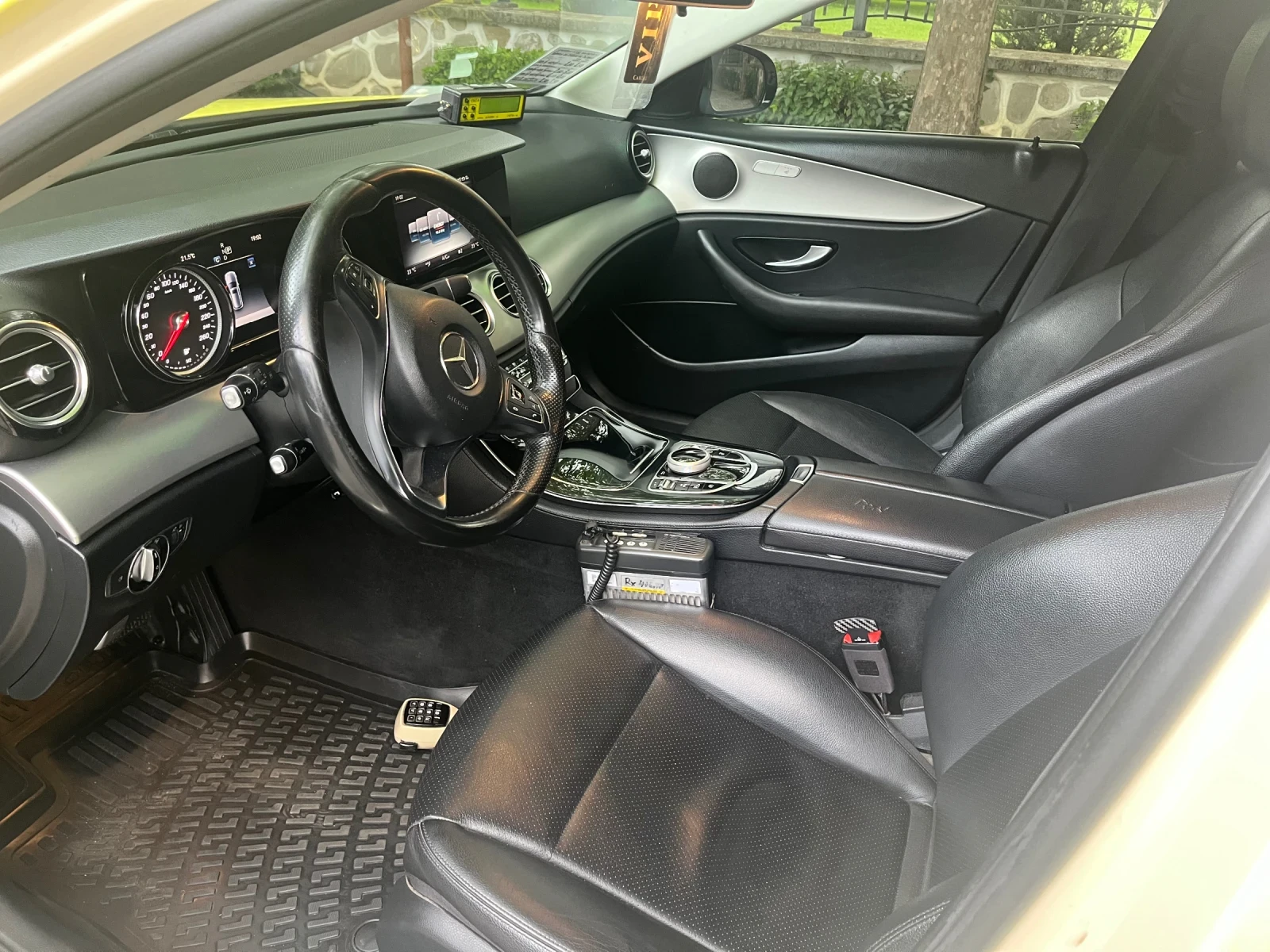 Mercedes-Benz E 200  - изображение 7