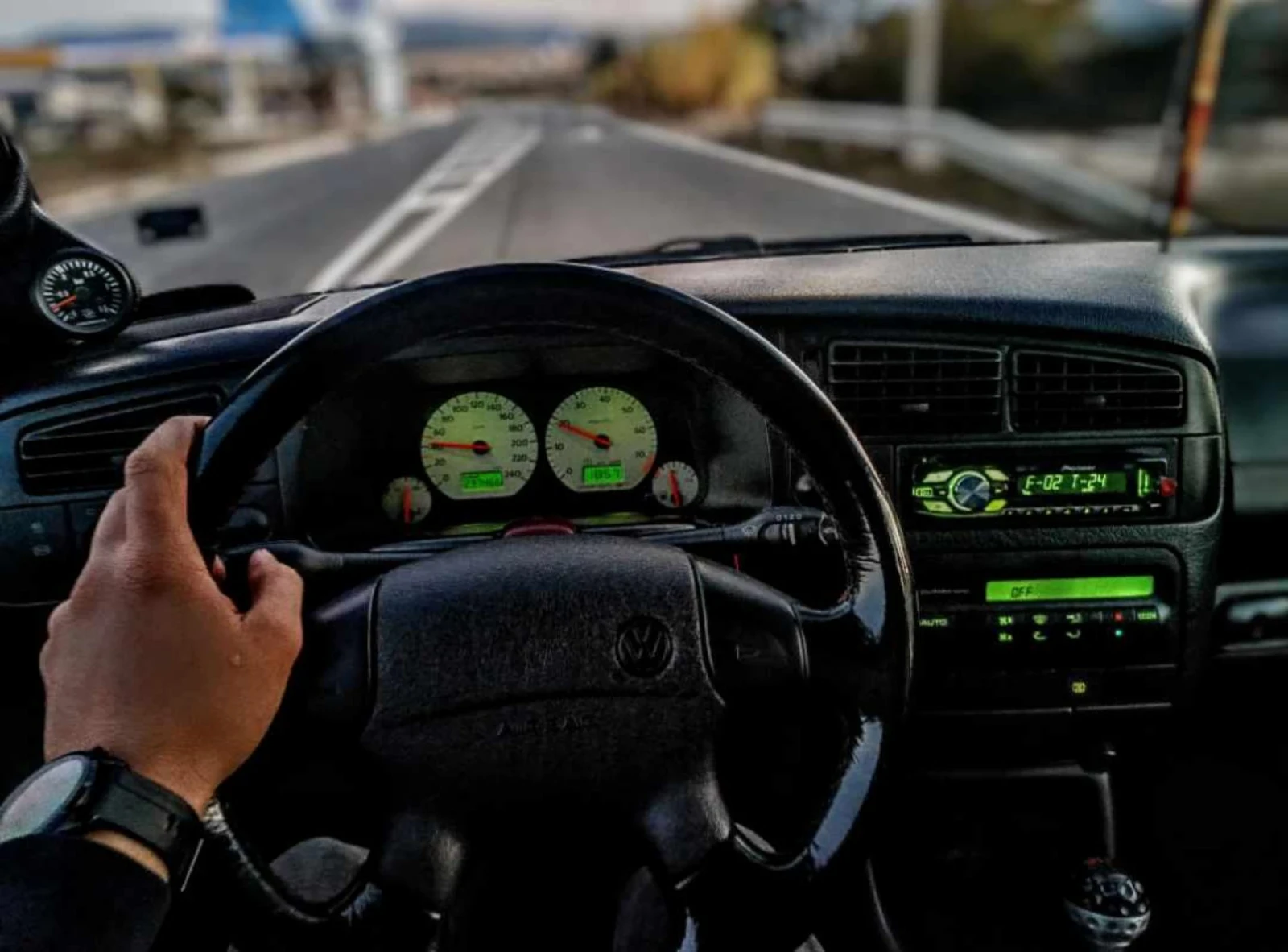 VW Golf, снимка 6 - Автомобили и джипове - 53760571