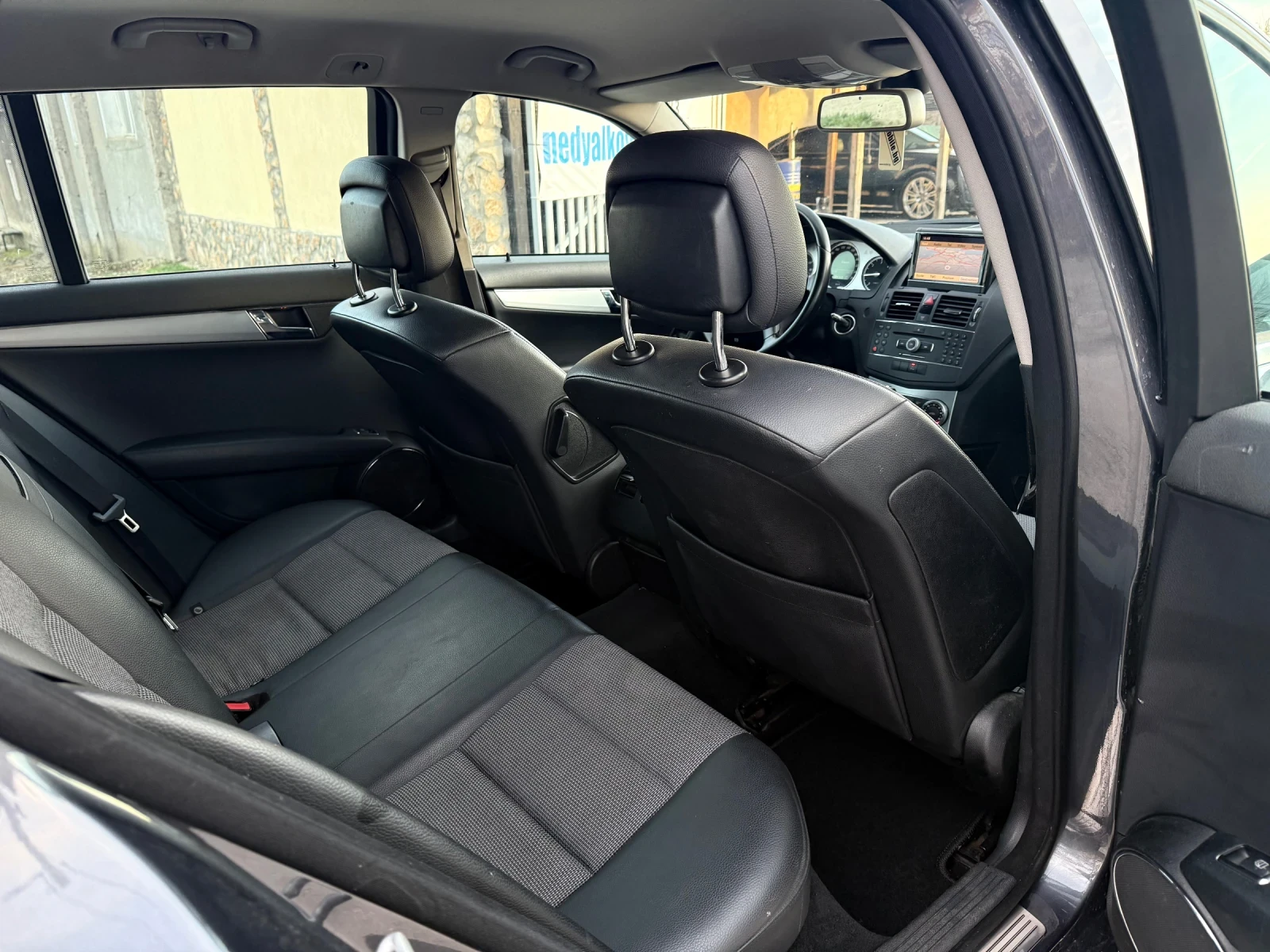 Mercedes-Benz C 220 * OM646 * Avangarde, снимка 11 - Автомобили и джипове - 53772392