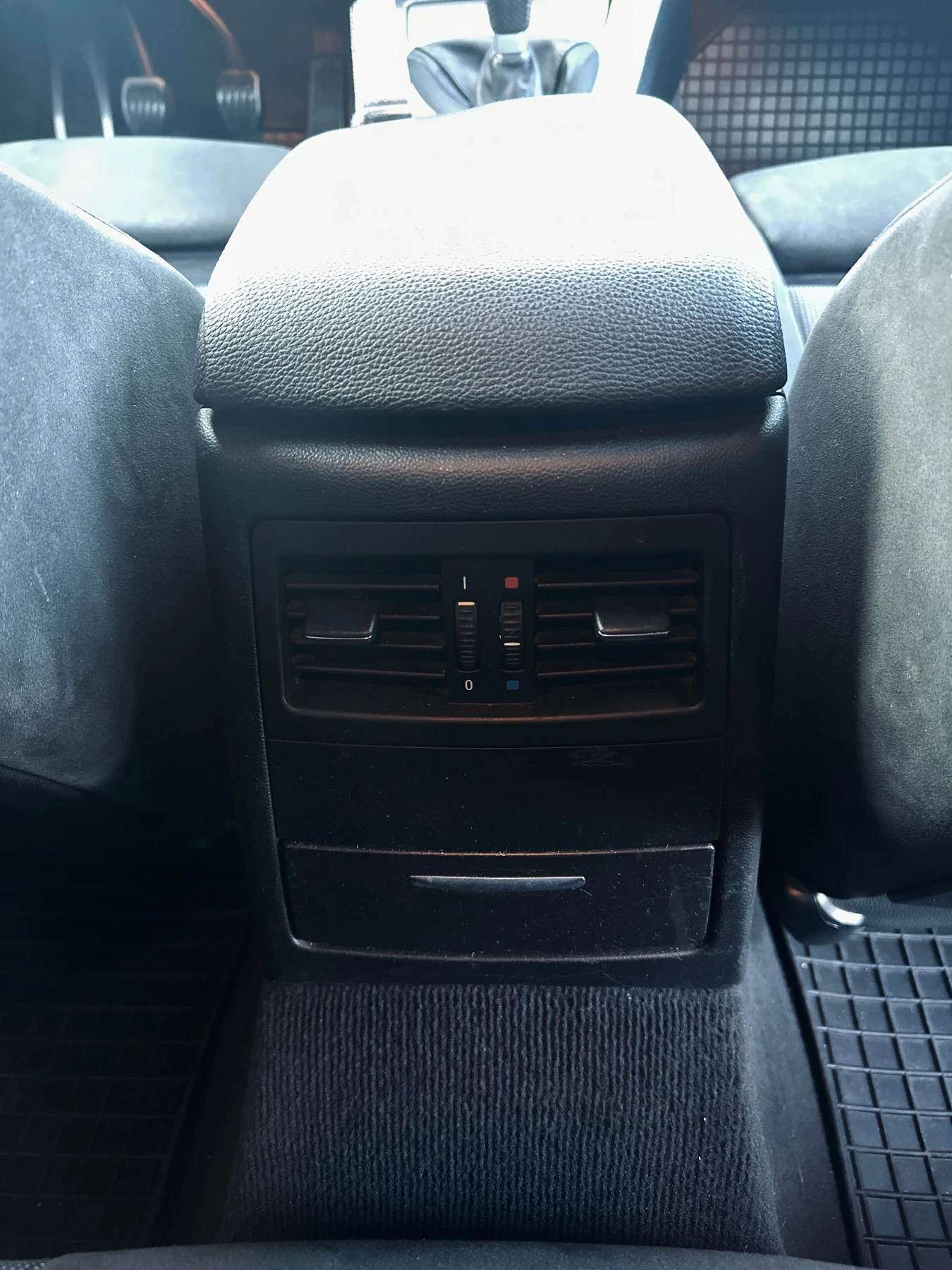 BMW 320 M-Technik/RECARO/NAVI, снимка 14 - Автомобили и джипове - 53859799