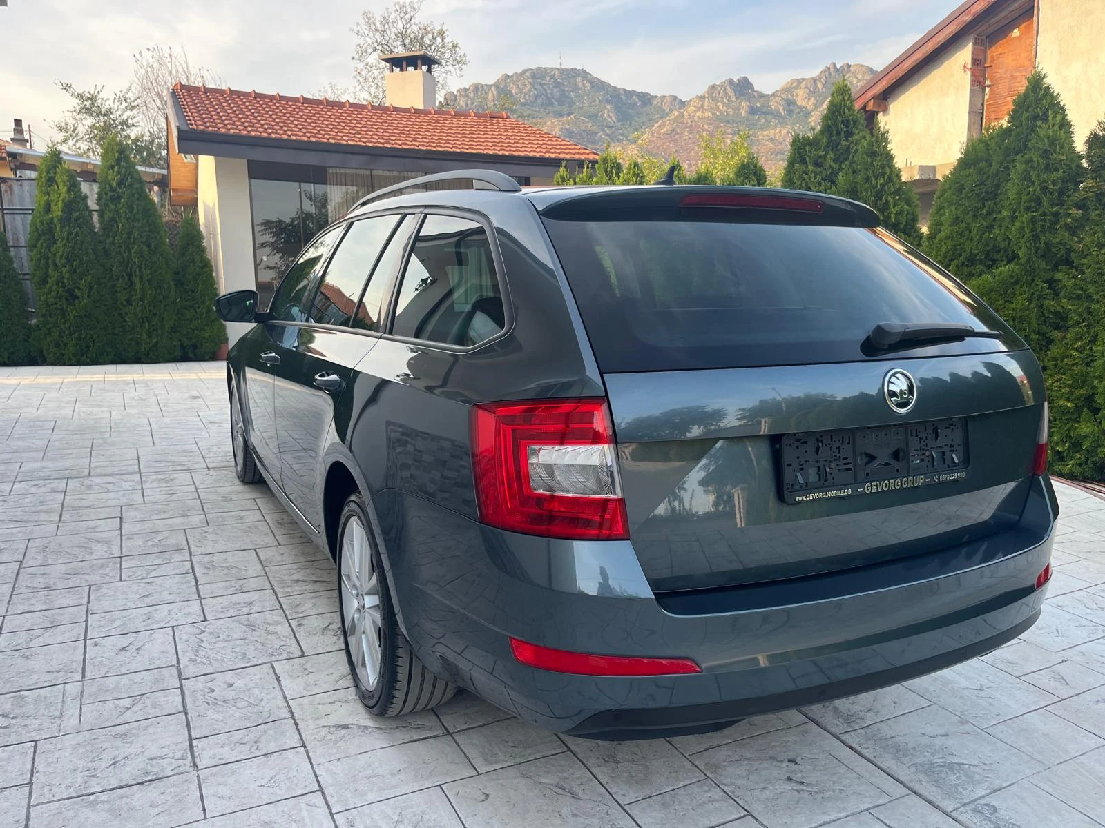 Skoda Octavia 2.0 TDI AVTO NAVI, снимка 7 - Автомобили и джипове - 54140014