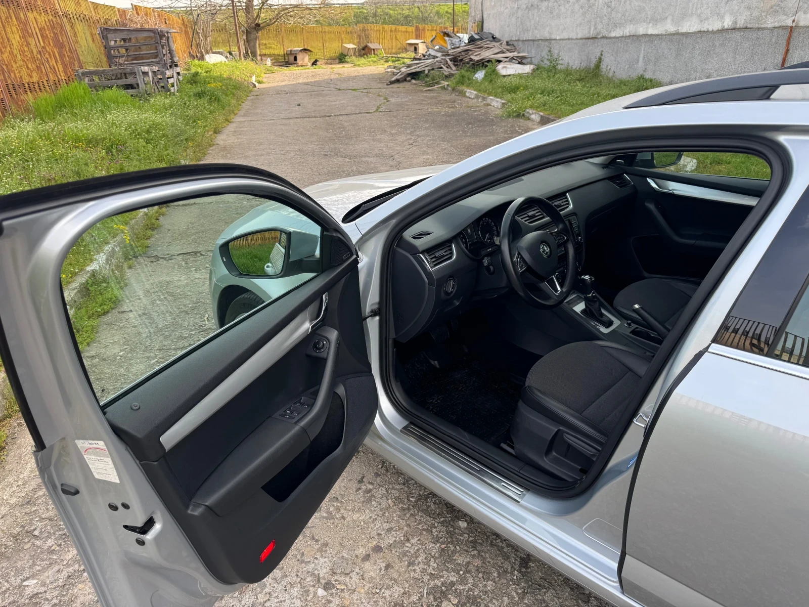 Skoda Octavia 2.0TDI EXECUTIVE CANTON, снимка 5 - Автомобили и джипове - 54208567