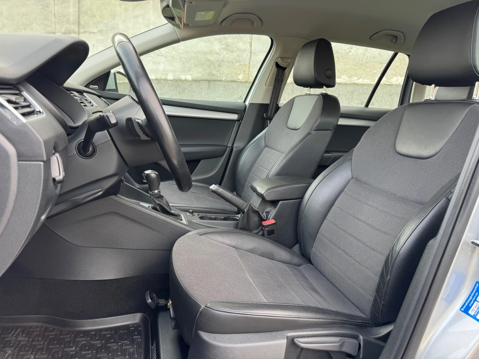 Skoda Octavia 2.0TDI EXECUTIVE CANTON, снимка 6 - Автомобили и джипове - 54208567