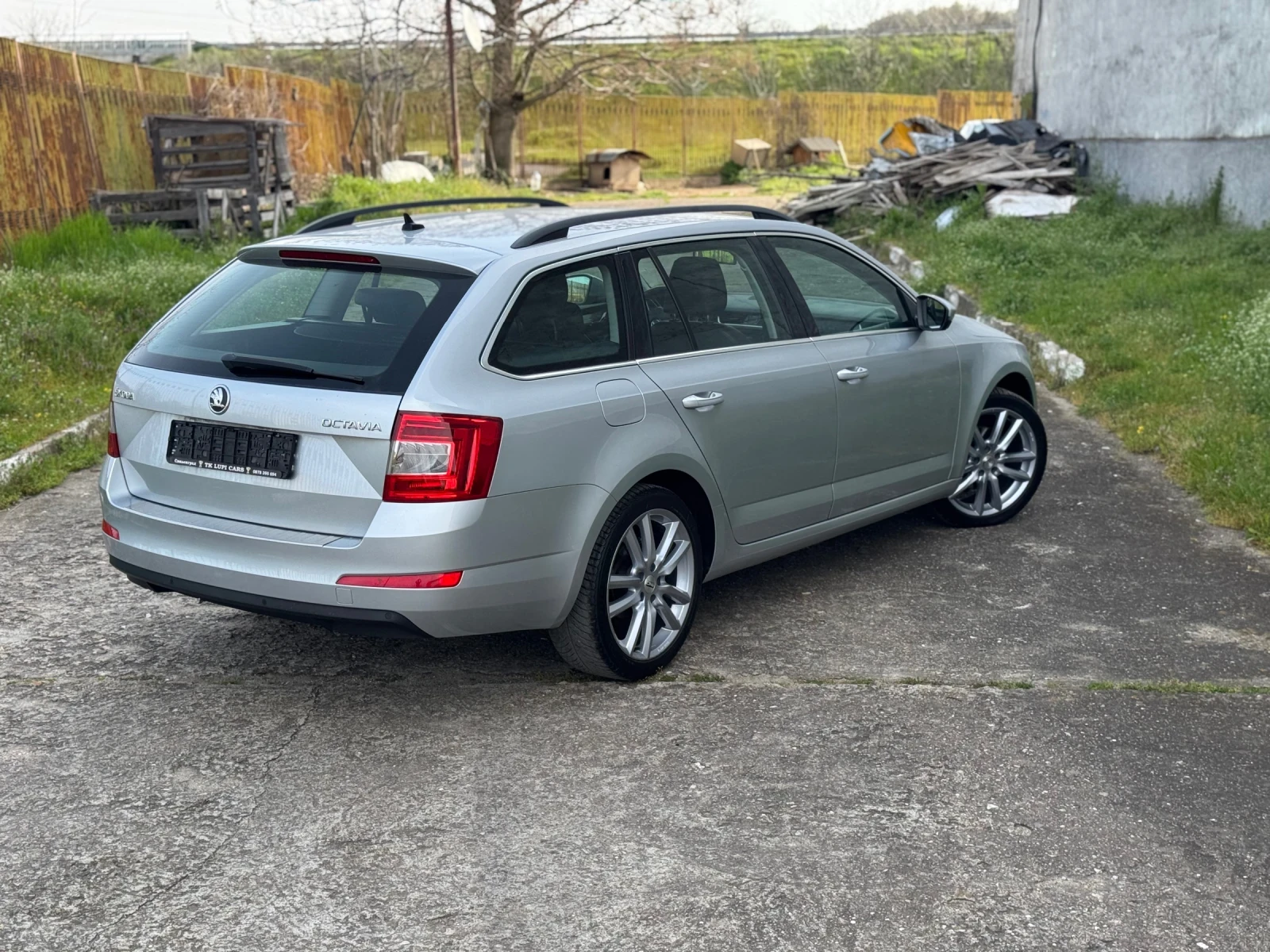 Skoda Octavia 2.0TDI EXECUTIVE CANTON, снимка 3 - Автомобили и джипове - 54208567