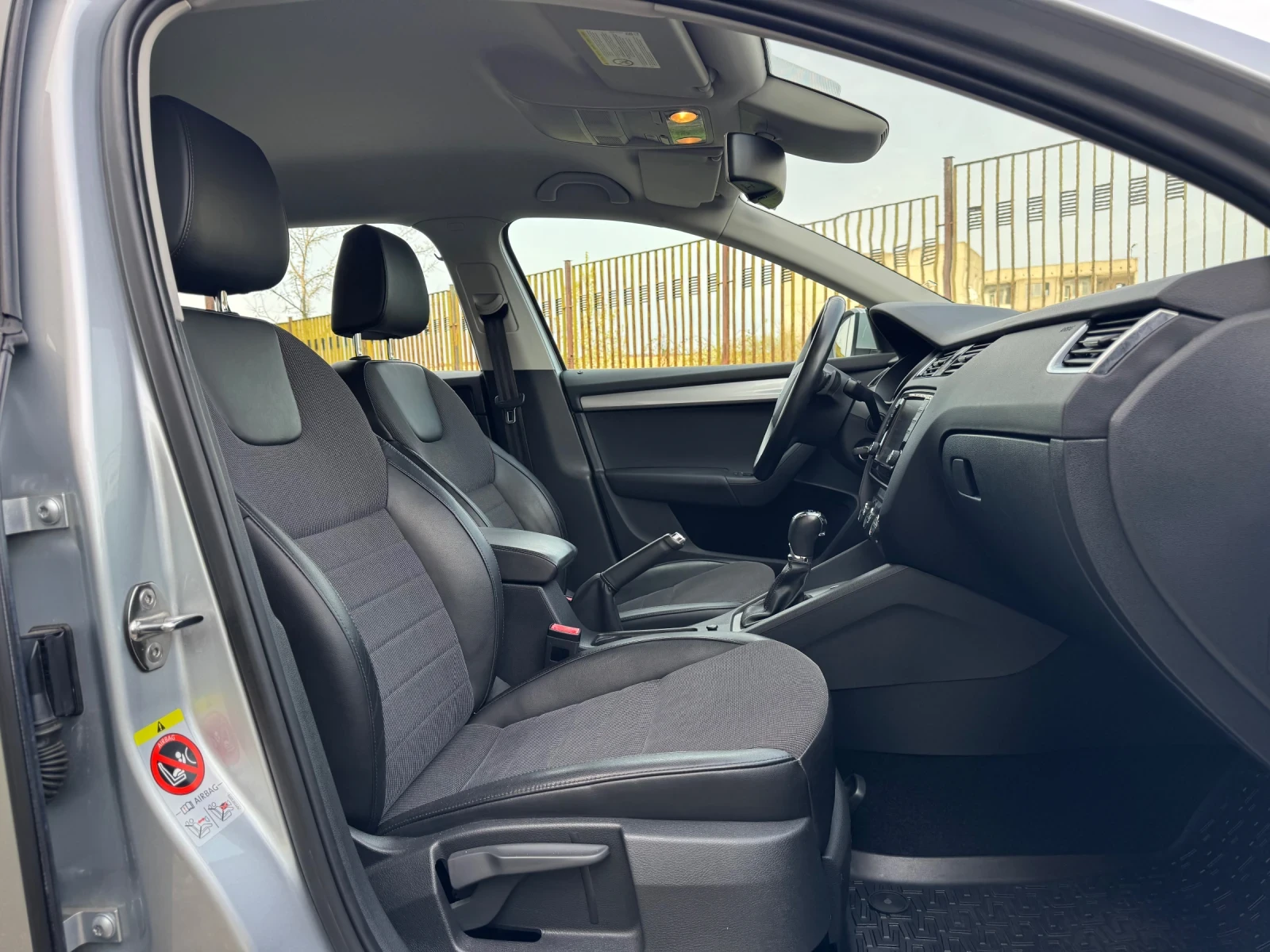 Skoda Octavia 2.0TDI EXECUTIVE CANTON, снимка 10 - Автомобили и джипове - 54208567