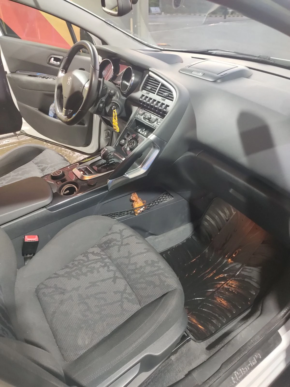 Peugeot 3008 HYBRID, снимка 6 - Автомобили и джипове - 54481364