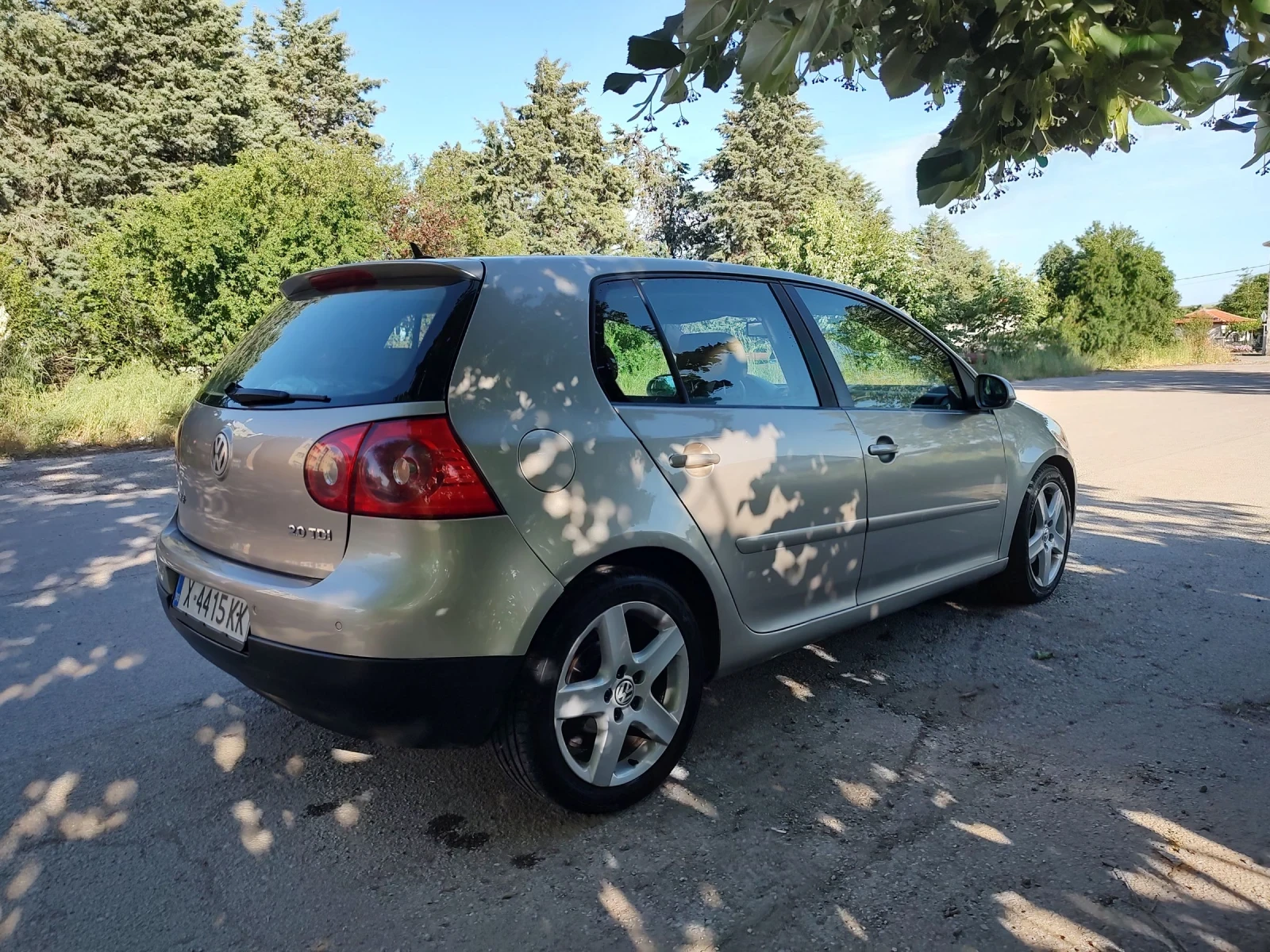 VW Golf 2.0 TDI, снимка 8 - Автомобили и джипове - 54723244