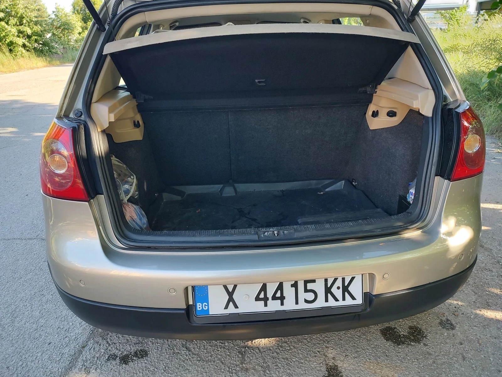 VW Golf 2.0 TDI, снимка 7 - Автомобили и джипове - 54723244