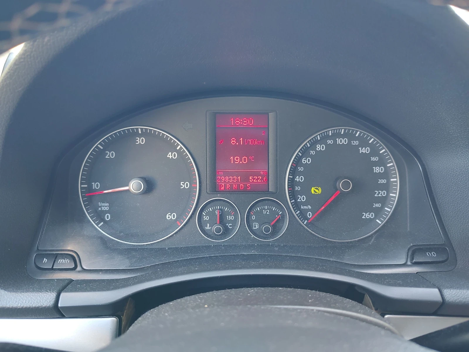 VW Golf 2.0 TDI, снимка 16 - Автомобили и джипове - 54723244