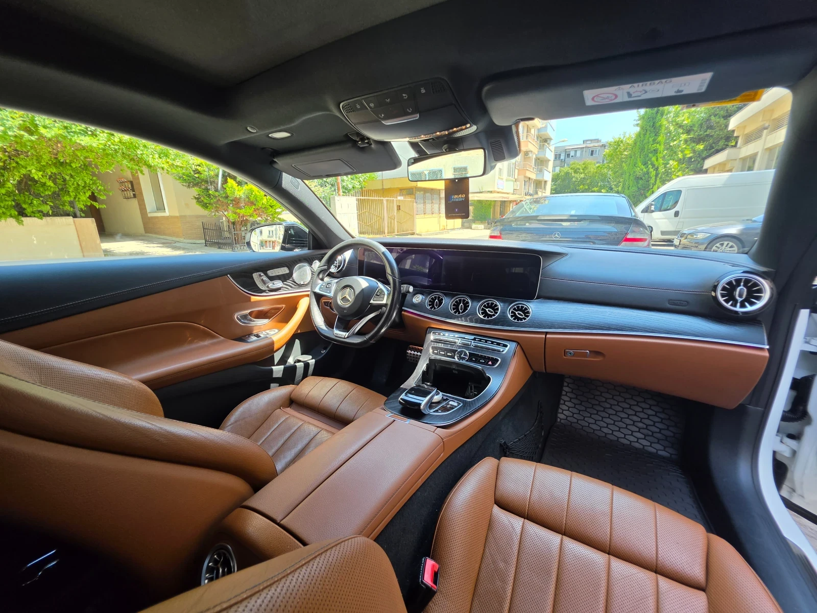 Mercedes-Benz E 220, снимка 3 - Автомобили и джипове - 55386881