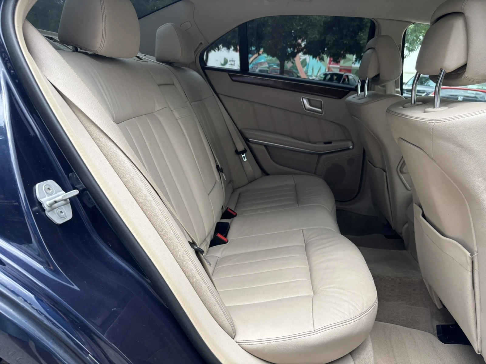 Mercedes-Benz E 300 CDI V6, снимка 10 - Автомобили и джипове - 55131164