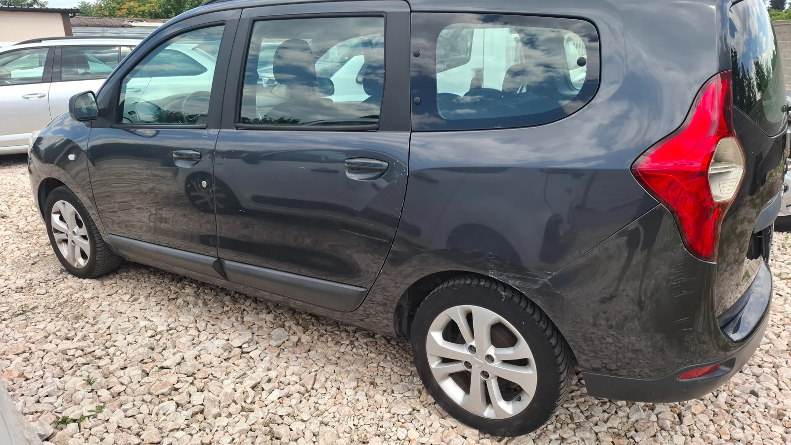 Dacia Lodgy 1.5 DCI, снимка 5 - Автомобили и джипове - 55153796