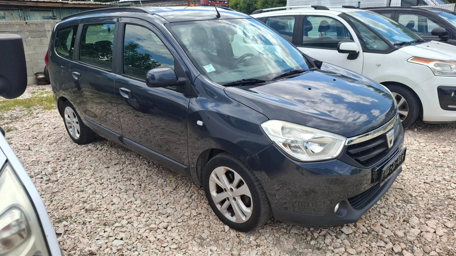 Dacia Lodgy 1.5 DCI, снимка 3 - Автомобили и джипове - 55153796