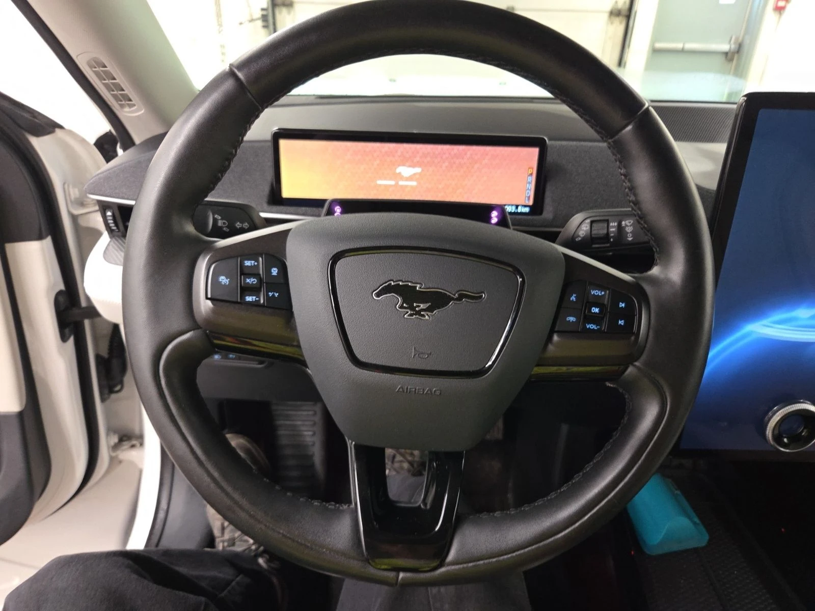 Ford Mustang Mach-E Premium* 360View* B&O* Distronic* CarPlay* Keyless, снимка 7 - Автомобили и джипове - 55271958