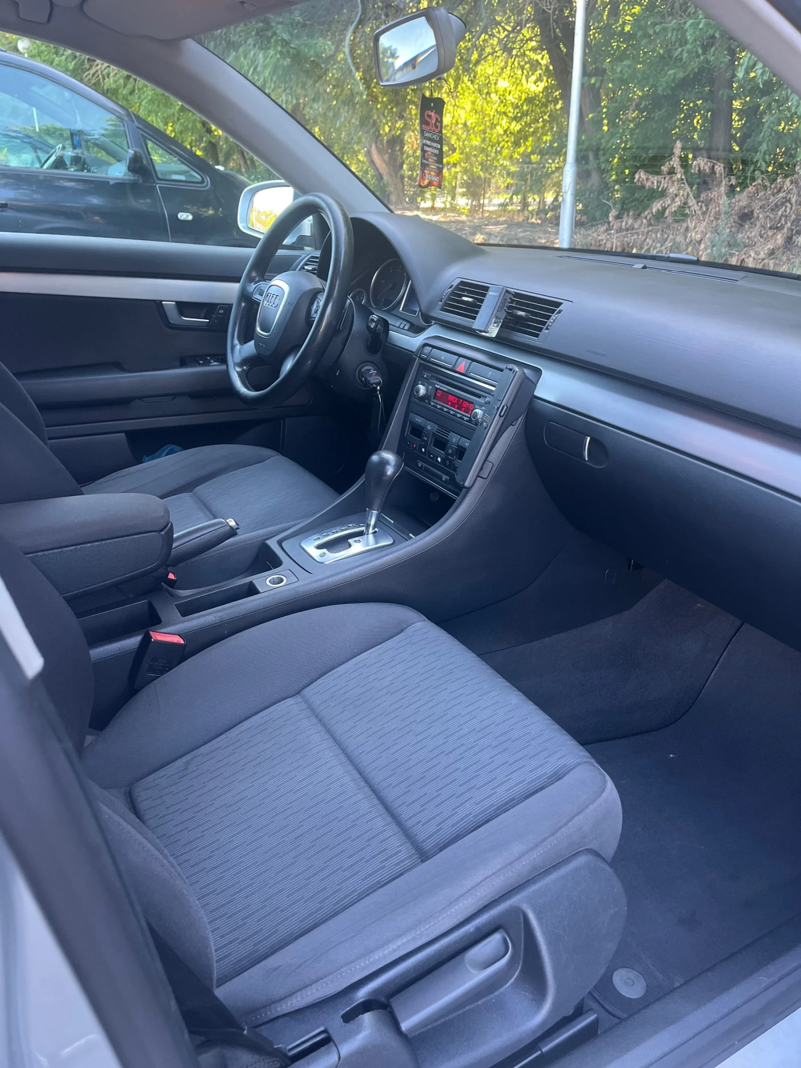 Audi A4, снимка 8 - Автомобили и джипове - 56007651