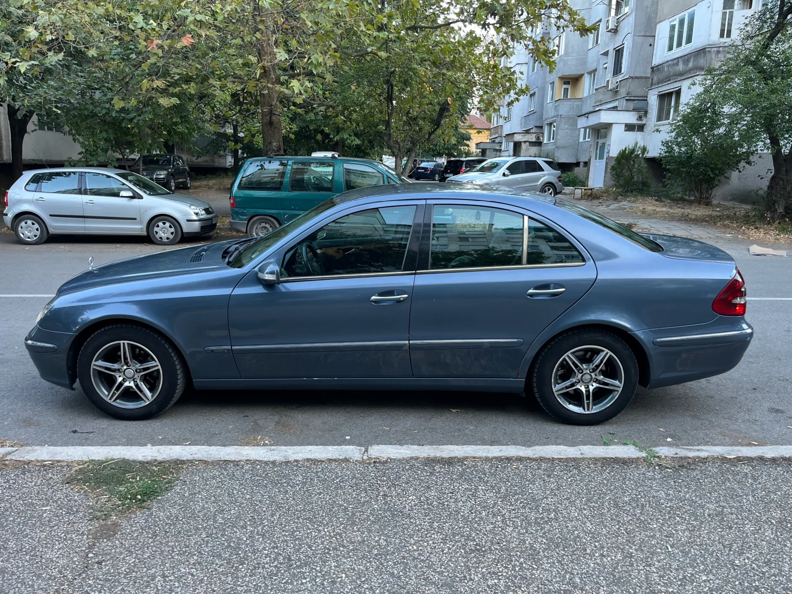 Mercedes-Benz E 270, снимка 5 - Автомобили и джипове - 56220655