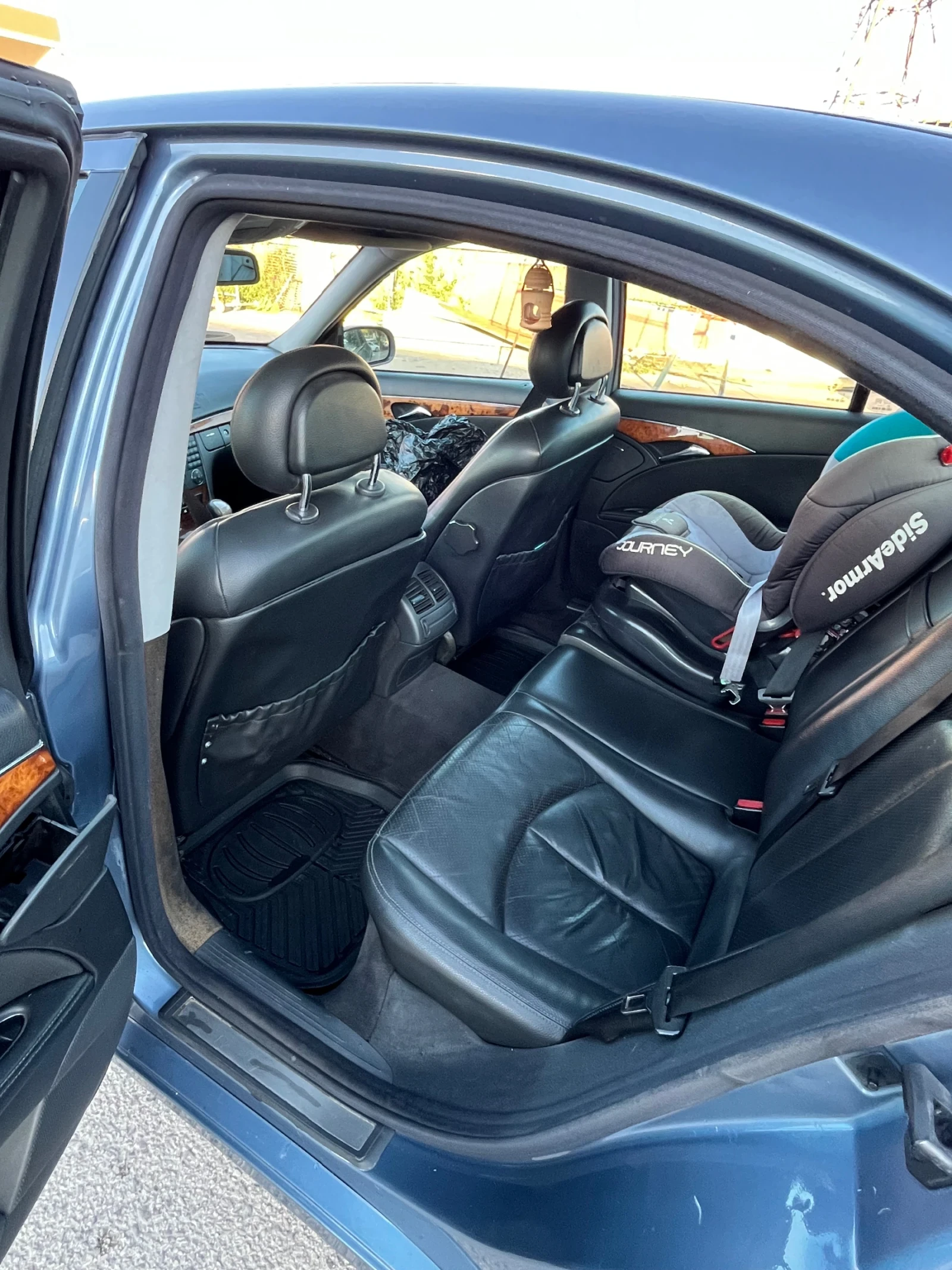 Mercedes-Benz E 270, снимка 10 - Автомобили и джипове - 56220655
