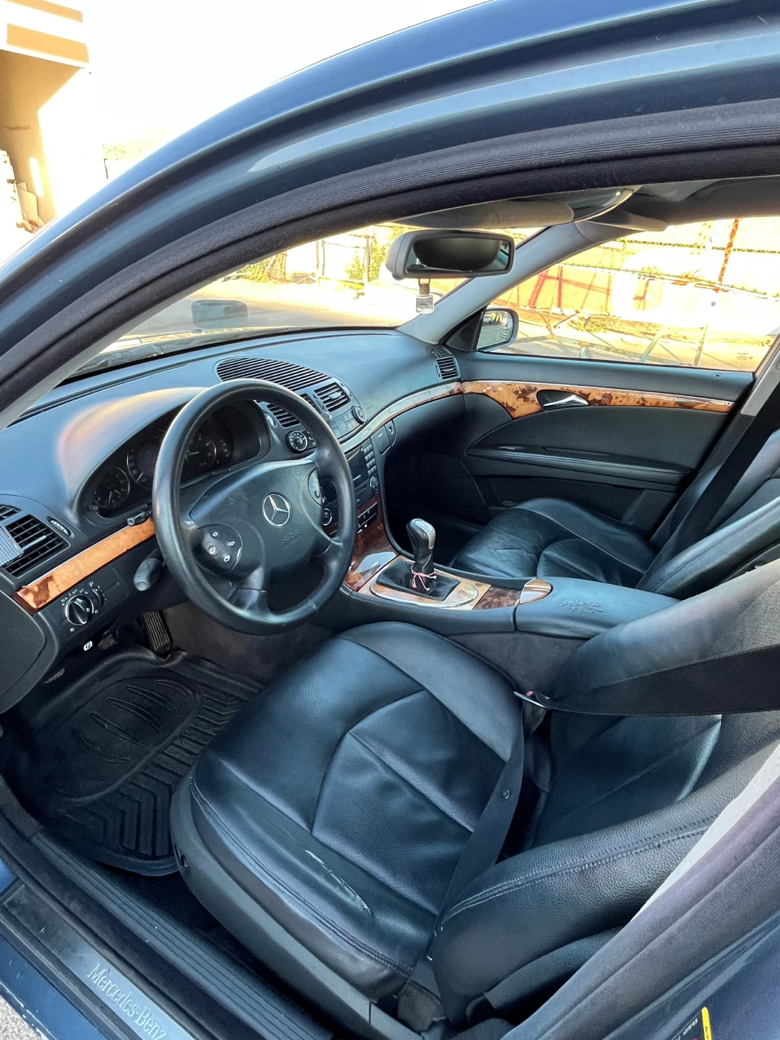 Mercedes-Benz E 270, снимка 8 - Автомобили и джипове - 56220655