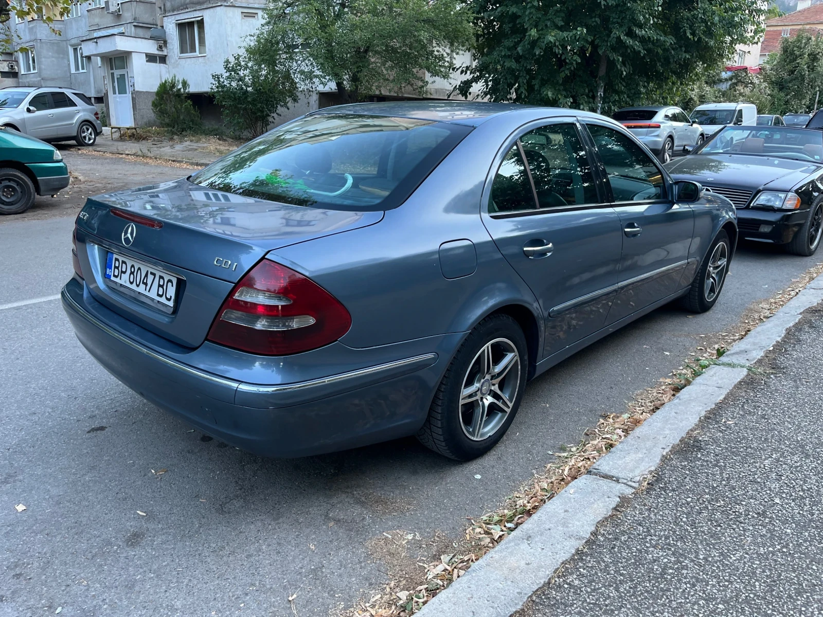 Mercedes-Benz E 270, снимка 3 - Автомобили и джипове - 56220655