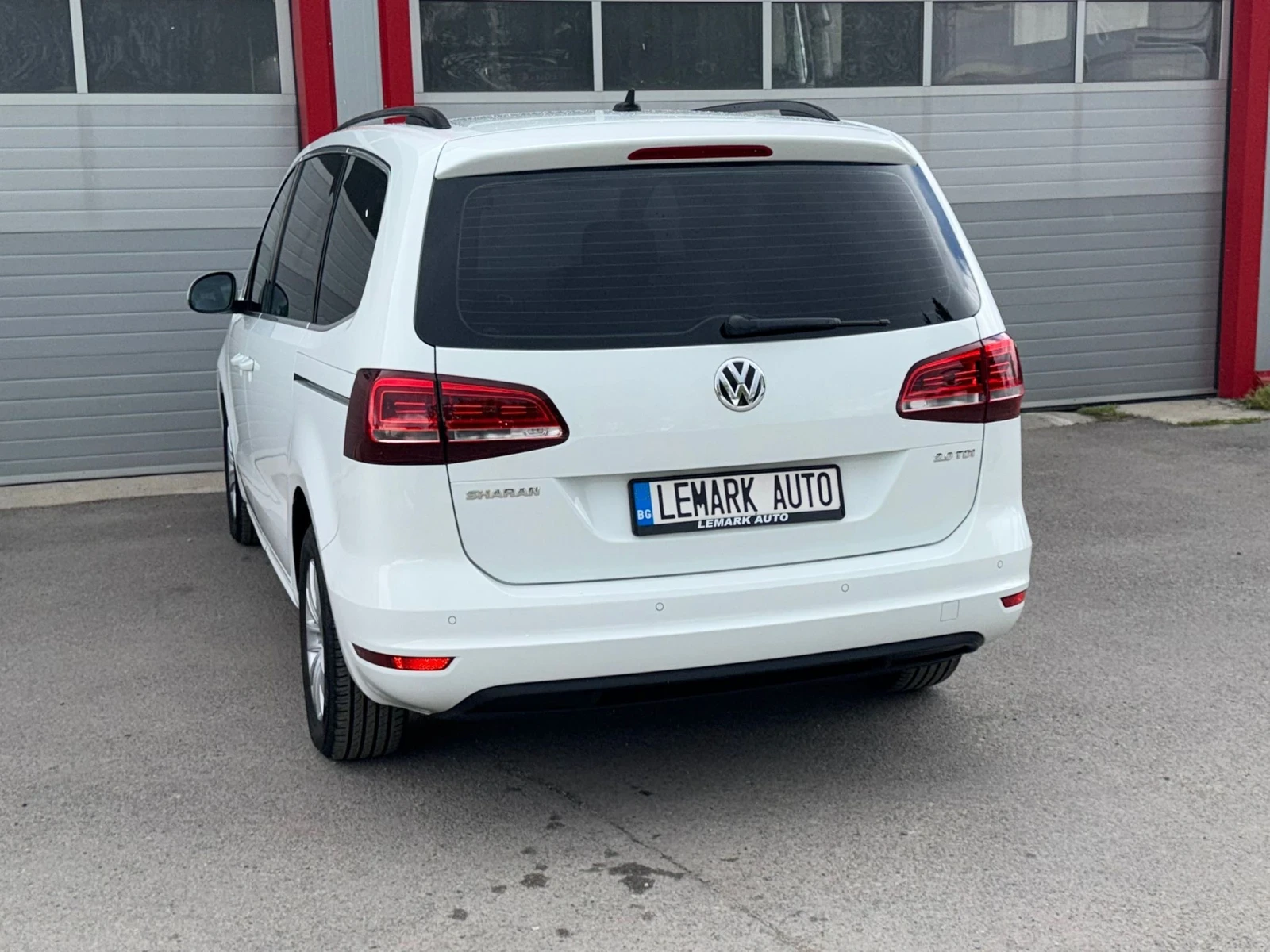 VW Sharan 2.0TDI AUTOMATIK DSG NAVI EVRO 6B ЛИЗИНГ!!!, снимка 9 - Автомобили и джипове - 56242900