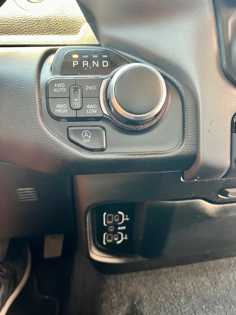 Dodge RAM 1500 BIGHORN , снимка 14 - Автомобили и джипове - 52403159