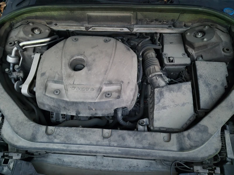 Volvo XC60, снимка 16 - Автомобили и джипове - 52778421