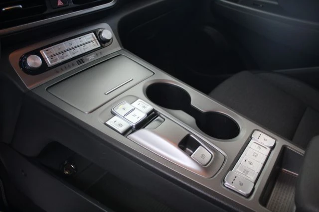 Hyundai Kona, снимка 10 - Автомобили и джипове - 52709707