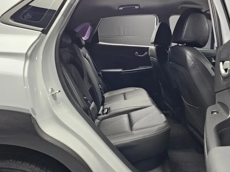 Hyundai Kona 1.6, снимка 11 - Автомобили и джипове - 54640000