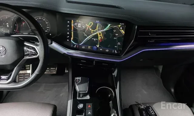 VW Touareg 3.0TDI * R LINE * ОБДУХВАНЕ * HEAD UP * KEYLESS * , снимка 8 - Автомобили и джипове - 56117609
