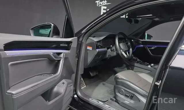 VW Touareg 3.0TDI * R LINE * ОБДУХВАНЕ * HEAD UP * KEYLESS * , снимка 5 - Автомобили и джипове - 56117609