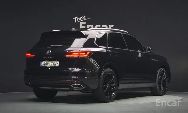 VW Touareg 3.0TDI * R LINE * ОБДУХВАНЕ * HEAD UP * KEYLESS * , снимка 3 - Автомобили и джипове - 56117609