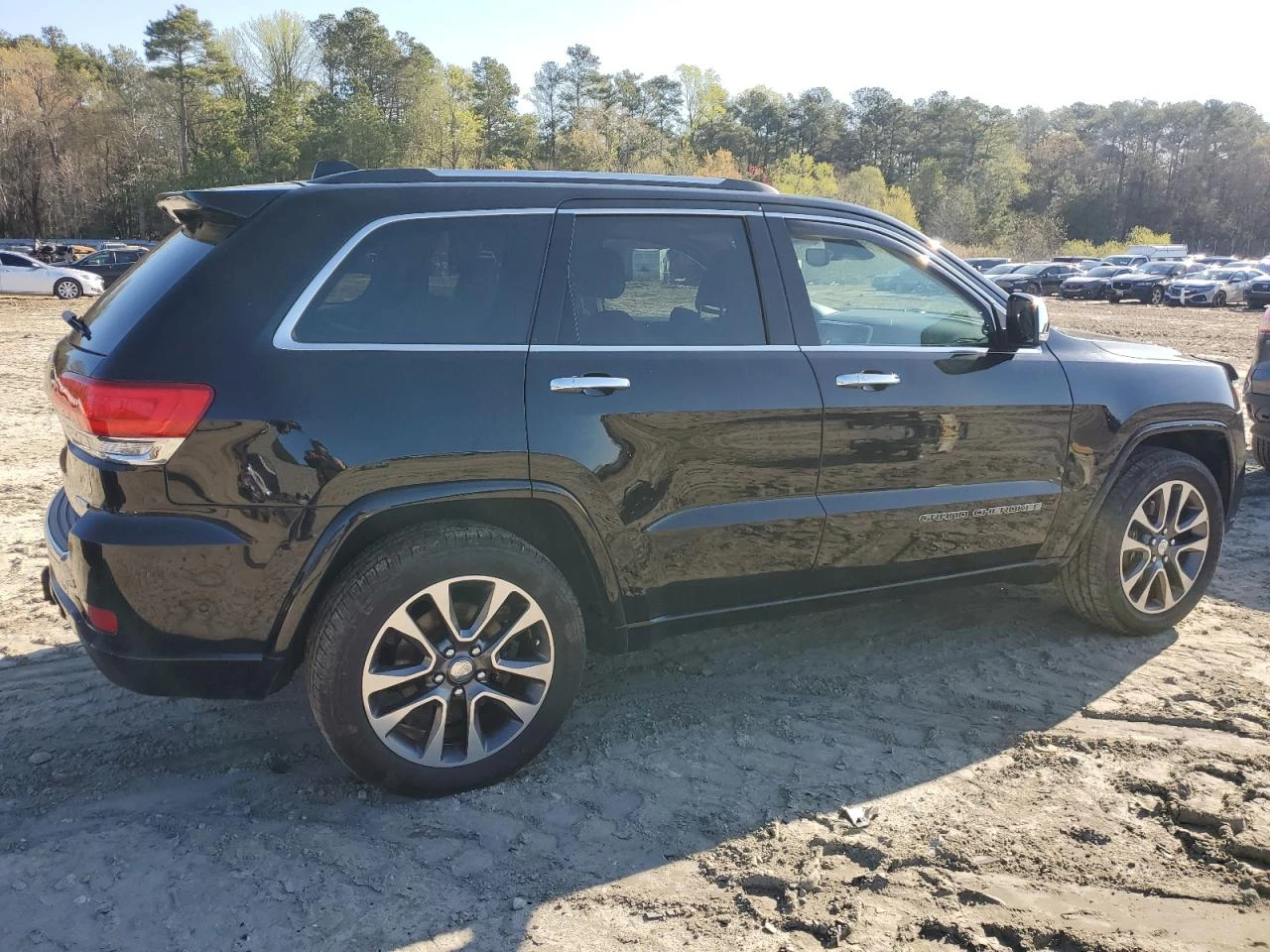 Jeep Grand cherokee OVERLAND* 5.7L* ОБДУХ* PANO* DISTRONIC* QUADRALIFT - изображение 6
