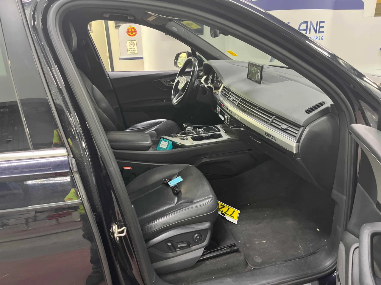 Audi Q7 * АВТО КРЕДИТ* ЦЕНА ДО БГ * СЕРВИЗНА ИСТОРИЯ *  - изображение 6