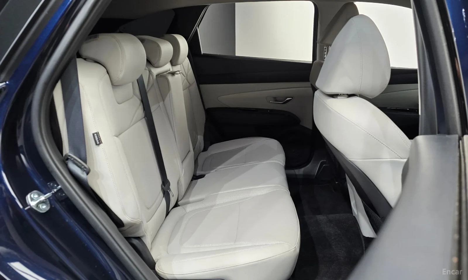 Hyundai Tucson Diesel 2.0 2WD, снимка 11 - Автомобили и джипове - 55049624