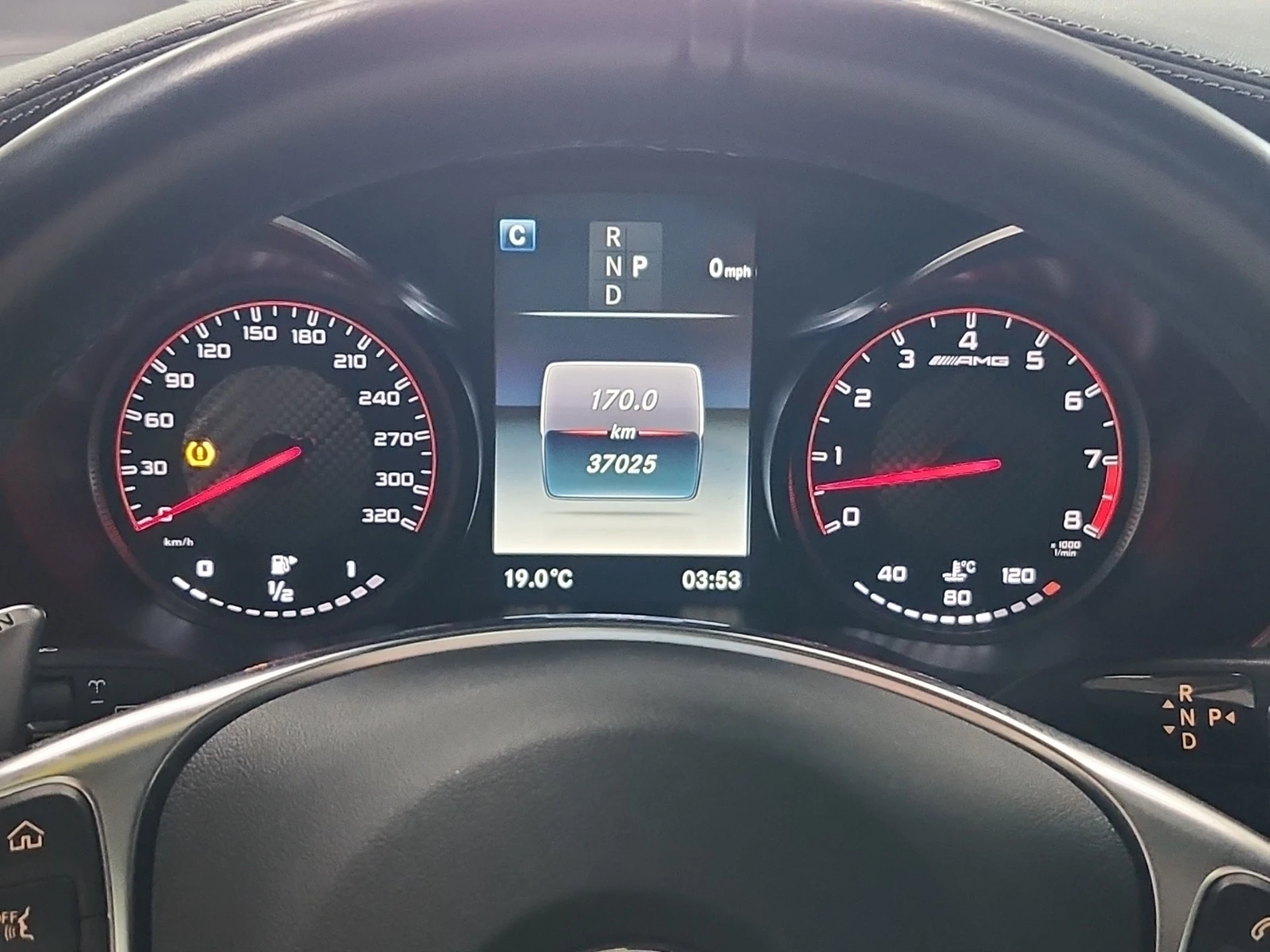 Mercedes-Benz GLC 63 AMG * * CARFAX * * АВТО КРЕДИТ * * , снимка 9 - Автомобили и джипове - 55123281
