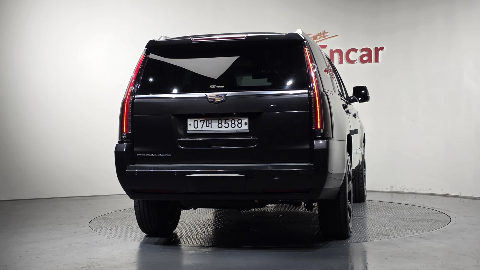Cadillac Escalade 6.2* BLIND SPOT* HUD* ЕЛ. БАГАЖНИК* 360* КРАЙНА ЦЕ, снимка 4 - Автомобили и джипове - 55367097