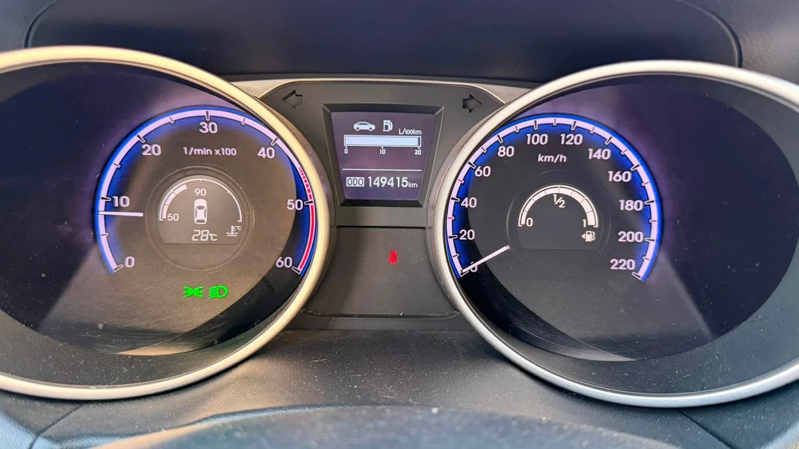 Hyundai IX35 2.0 CRDi Style AWD, снимка 13 - Автомобили и джипове - 55871343