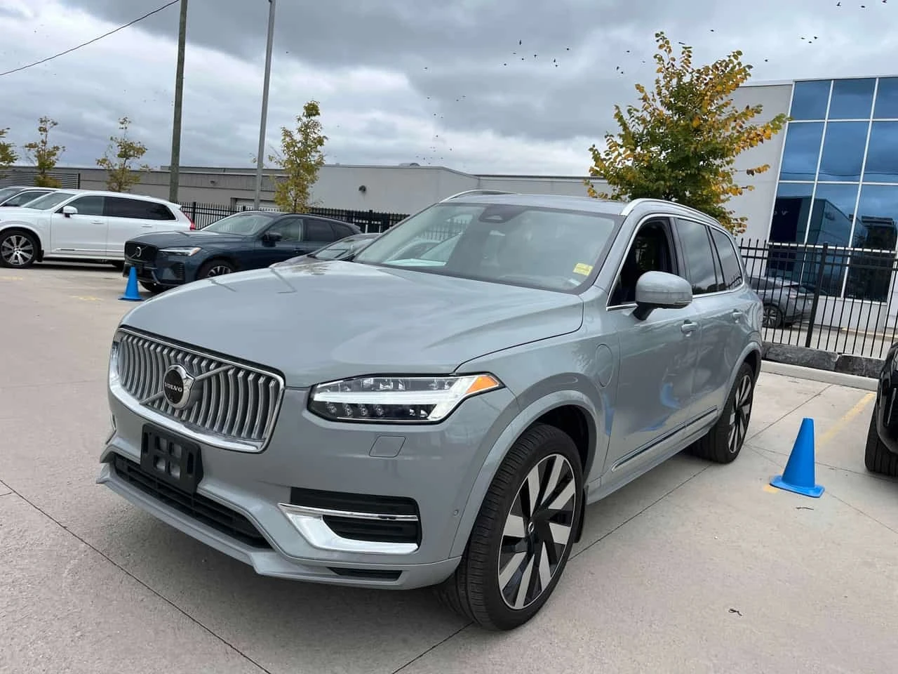 Volvo Xc90 * Ultra Bright Theme * CARFAX * ��� ������������ | Mobile.bg � ����������� 1