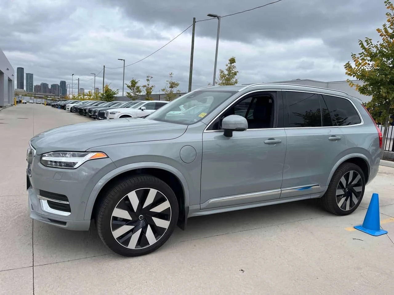 Volvo Xc90 * Ultra Bright Theme * CARFAX * ��� ������������ | Mobile.bg � ����������� 2