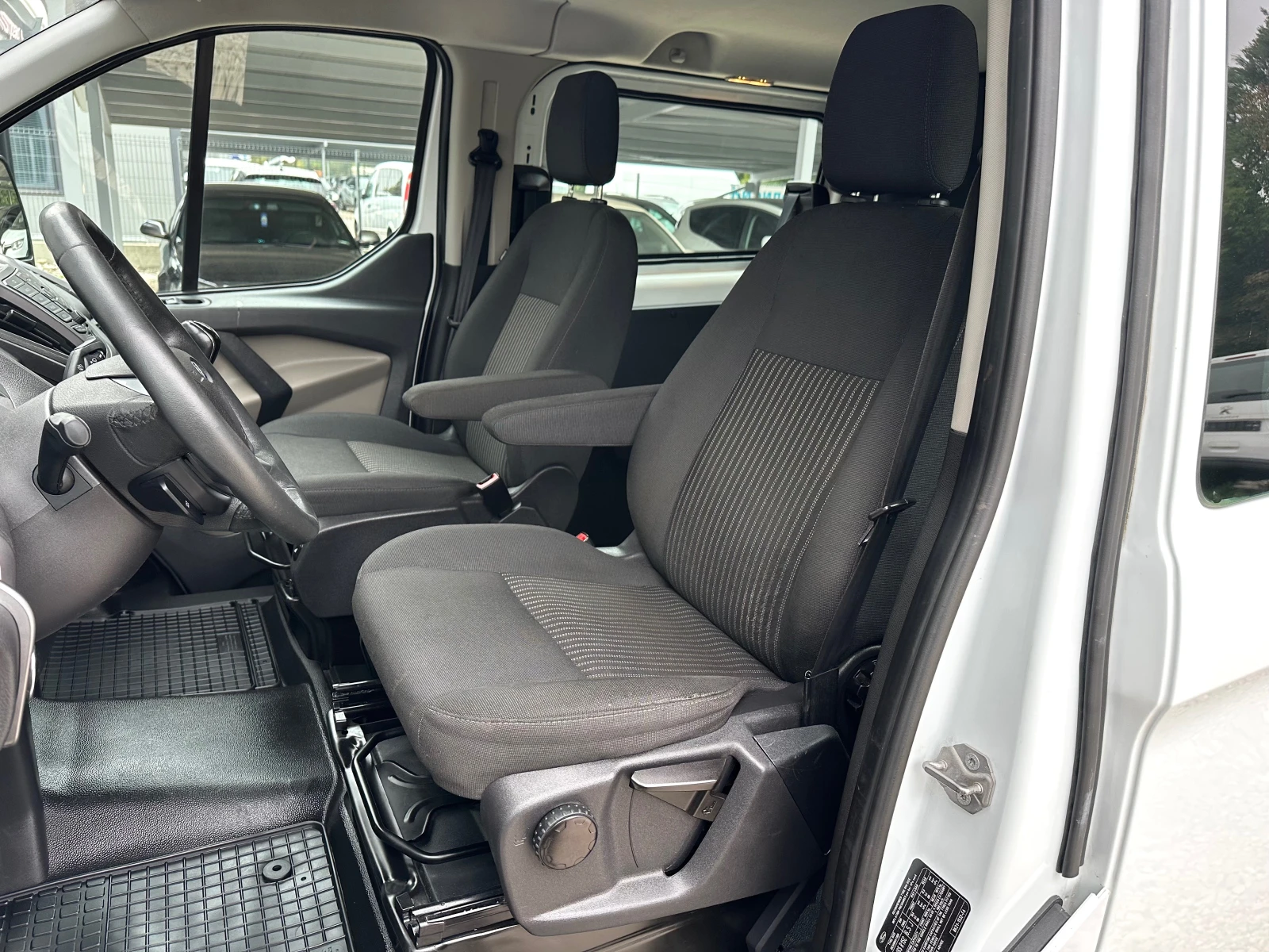 Ford Transit Custom 2.2TDCI 155кс 6места ПОДГРЕВ КЛИМА МАКСИ - изображение 9