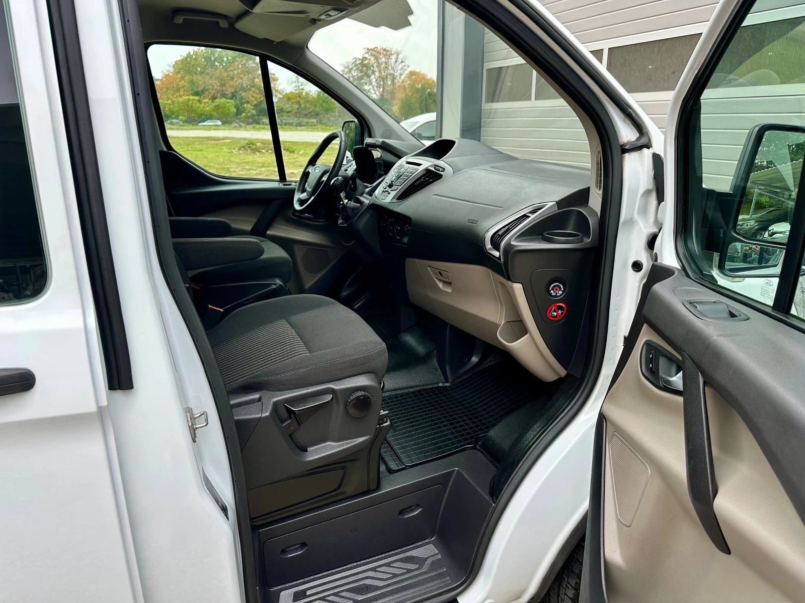 Ford Transit Custom 2.2TDCI 155кс 6места ПОДГРЕВ КЛИМА МАКСИ - изображение 10