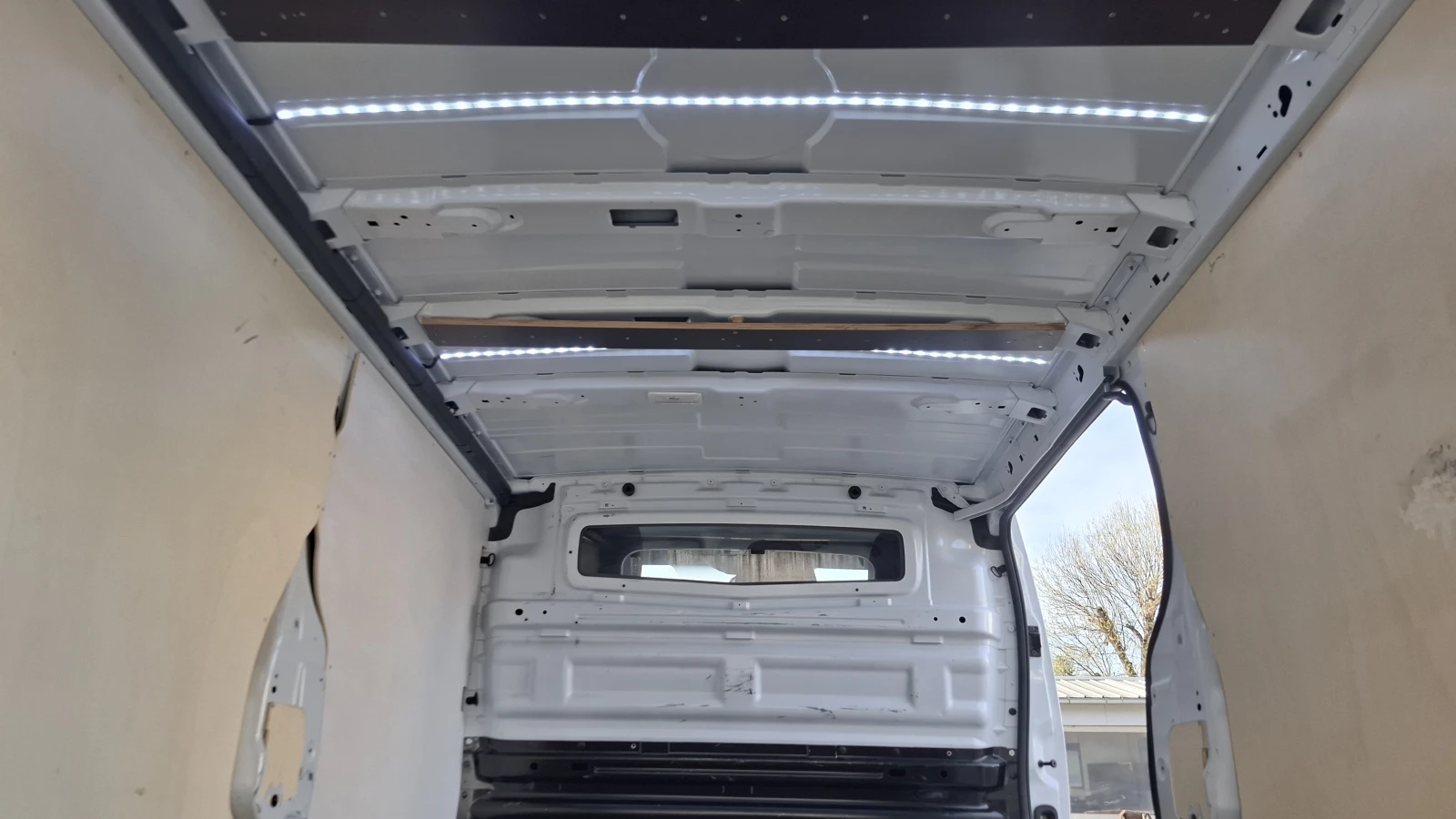 Renault Trafic 2.0 dCi 170, снимка 16 - Бусове и автобуси - 54244230